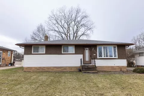 7710 Ann Arbor Dr, Parma, OH 44130