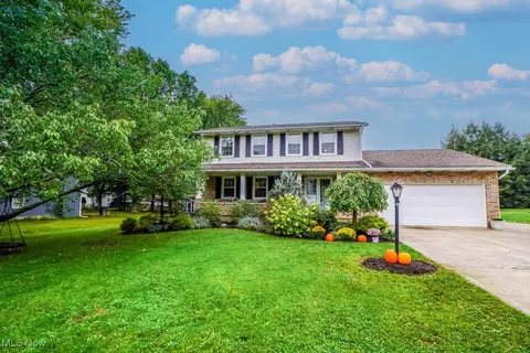 3901 Mahogany St NW, Uniontown, OH 44685