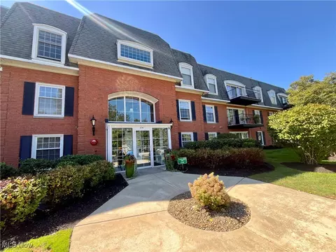 22701 Center Ridge Rd #201, Rocky River, OH 44116