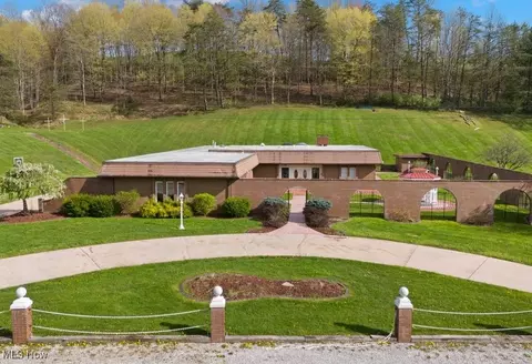 6148 Parkersburg Rd, Sandyville, WV 25275