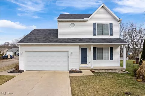 1067 Bennington Ct, Akron, OH 44312