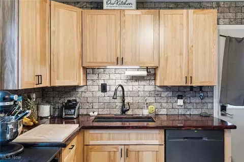 710 Concord Ave, Elyria, OH 44035 photo 14