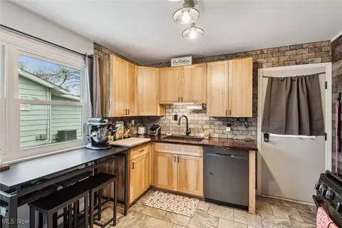 710 Concord Ave, Elyria, OH 44035 photo 10