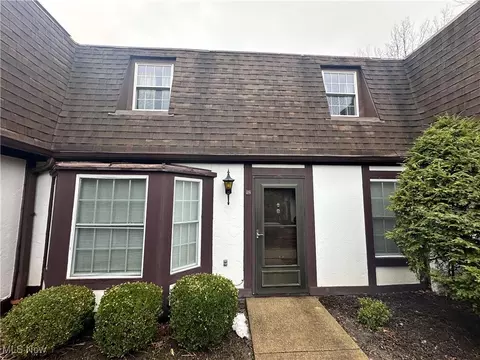 1910 King James Pkwy #28, Westlake, OH 44145