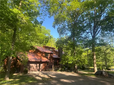 14861 Robinson Rd, Newton Falls, OH 44444