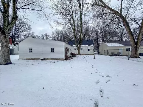 Exterior - 6902 Trenholm Rd, Boardman, OH 44512 photo 2 of 2