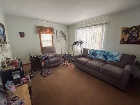 Living - 6902 Trenholm Rd, Boardman, OH 44512 photo 1 of 2