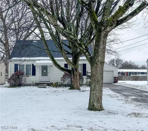 6902 Trenholm Rd, Boardman, OH 44512