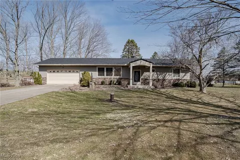 1205 Van Winkle Dr, Plymouth, OH 44004