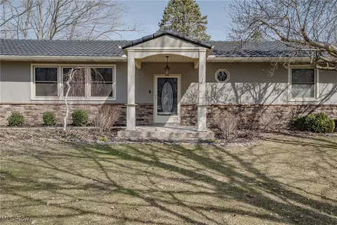 1205 Van Winkle Dr, Plymouth, OH 44004 photo 3