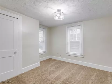 105 Devonshire Dr, Akron, OH 44312 photo 21