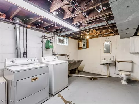 105 Devonshire Dr, Akron, OH 44312 photo 32