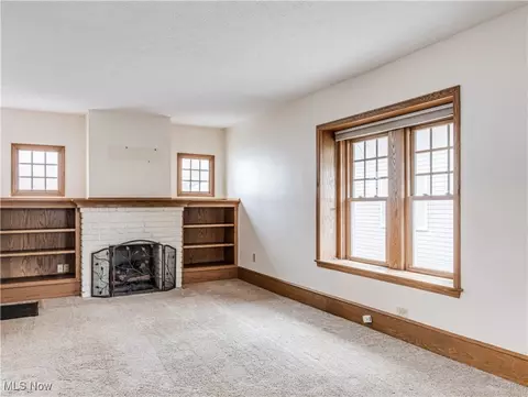 105 Devonshire Dr, Akron, OH 44312 photo 7