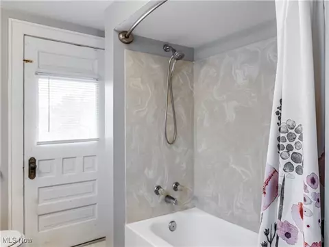 105 Devonshire Dr, Akron, OH 44312 photo 29