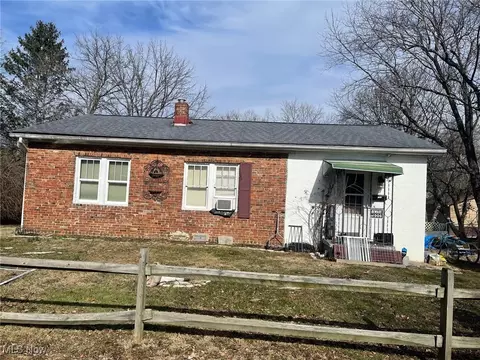 1541 Eastview Ave, Zanesville, OH 43701