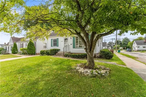 15700 Maplewood Ave, Maple Heights, OH 44137