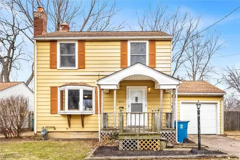 2423 G St, Lorain, OH 44052