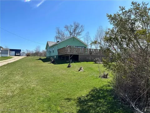 2832 Maple Rd, Jefferson, OH 44047 photo 3