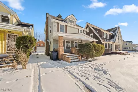 1061 Greyton Rd, Cleveland Heights, OH 44112