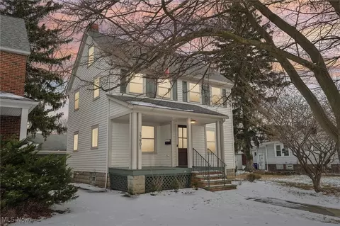 17901 Windward Rd, Cleveland, OH 44119