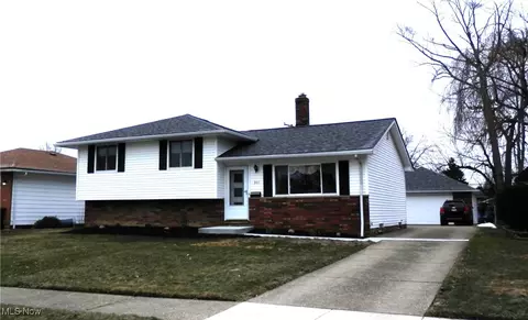 361 Saint Lawrence Blvd, Eastlake, OH 44095