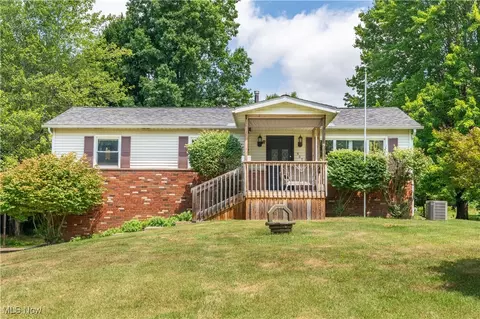 507 Neptune Dr, Uniontown, OH 44685