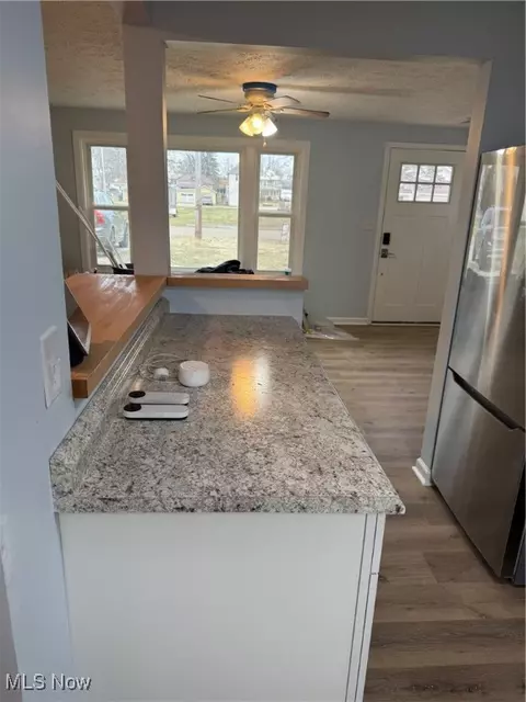 Entry Way - 336 E Oregon Ave, Sebring, OH 44672 photo 1 of 2