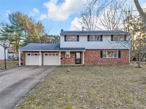 425 Dohner Dr, Wadsworth, OH 44281