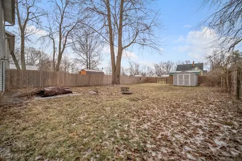 Exterior - 131 Brace Ave, Elyria, OH 44035 photo 5 of 7