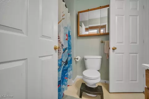 Bath - 131 Brace Ave, Elyria, OH 44035 photo 2 of 2