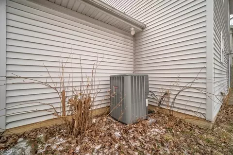 Exterior - 131 Brace Ave, Elyria, OH 44035 photo 6 of 7