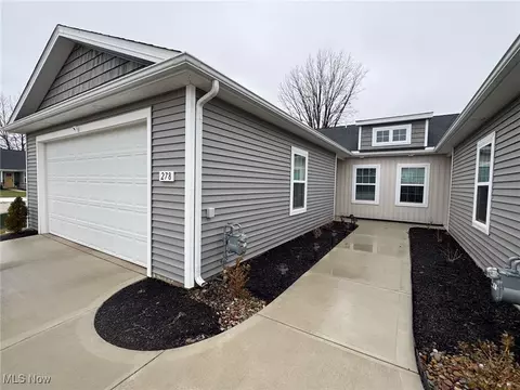 278 Silver Spring Cir, Elyria, OH 44035 photo 3