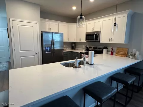 278 Silver Spring Cir, Elyria, OH 44035 photo 15