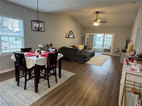 278 Silver Spring Cir, Elyria, OH 44035 photo 19