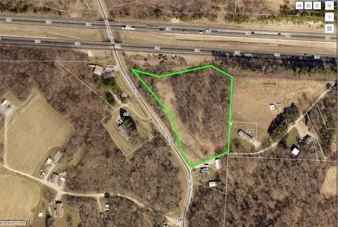 3 92 Ac Chapel Hill Rd, Zanesville, OH 43701