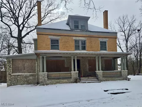 239 N Heights Ave, Youngstown, OH 44504