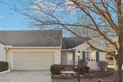 9660 Southview Ct, Strongsville, OH 44136
