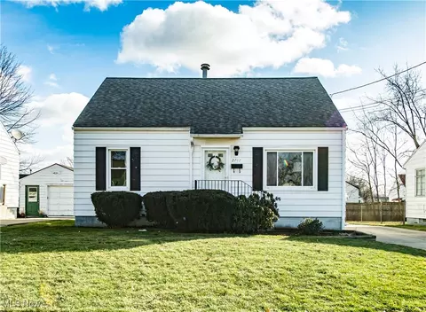 2767 10th St, Cuyahoga Falls, OH 44221