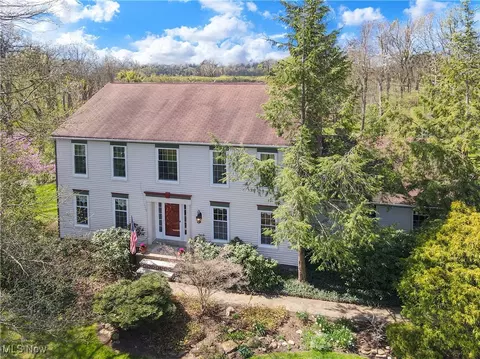 125 Southwyck Dr, Chagrin Falls, OH 44022