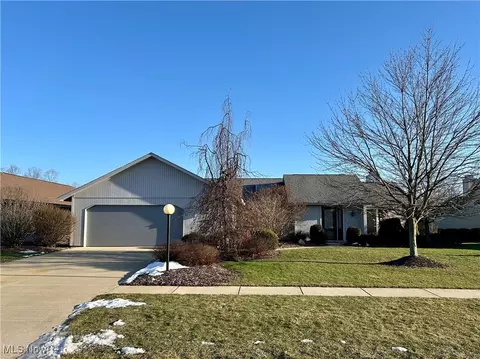 33027 Rock Creek Cir, North Ridgeville, OH 44039