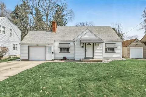 360 Belvedere Ave NE, Warren, OH 44483