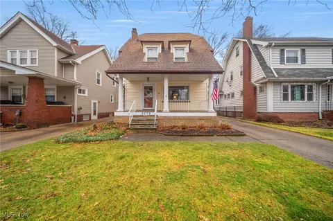 2076 Elbur Ave, Lakewood, OH 44107