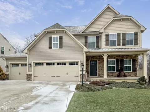 3587 Shady Timber Dr, Twinsburg, OH 44087