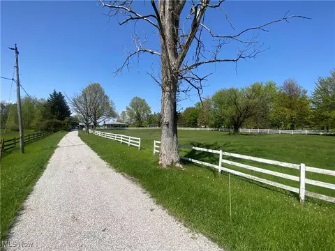 721 Garrison Rd, Ashtabula, OH 44004 photo 3