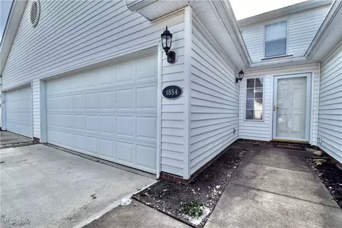 1854 Marsh Ln, Painesville, OH 44077