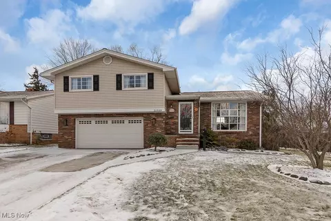21509 Ellen Dr, Fairview Park, OH 44126