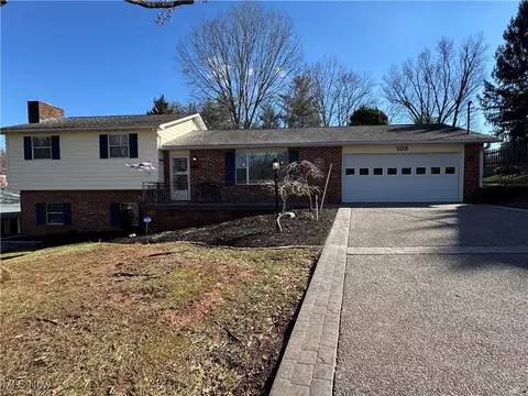 103 Woodcrest Dr, Marietta, OH 45750