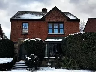 3890 Faversham Rd, University Heights, OH 44118