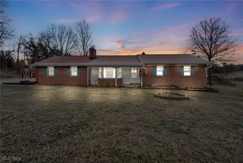 13144 Easton St, Alliance, OH 44601