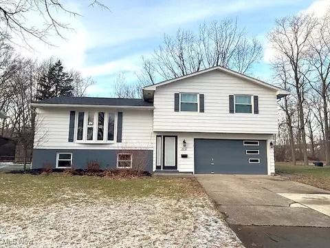 21132 N Vancey Dr, Brook Park, OH 44142